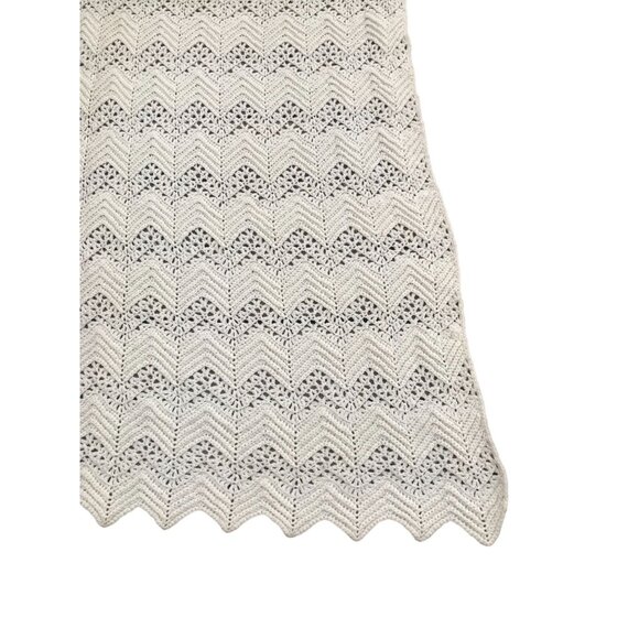 Vintage White Chevron Stripes Afghan Throw, Hand Knitted or Crocheted Zig Zag Pa - Picture 3 of 4